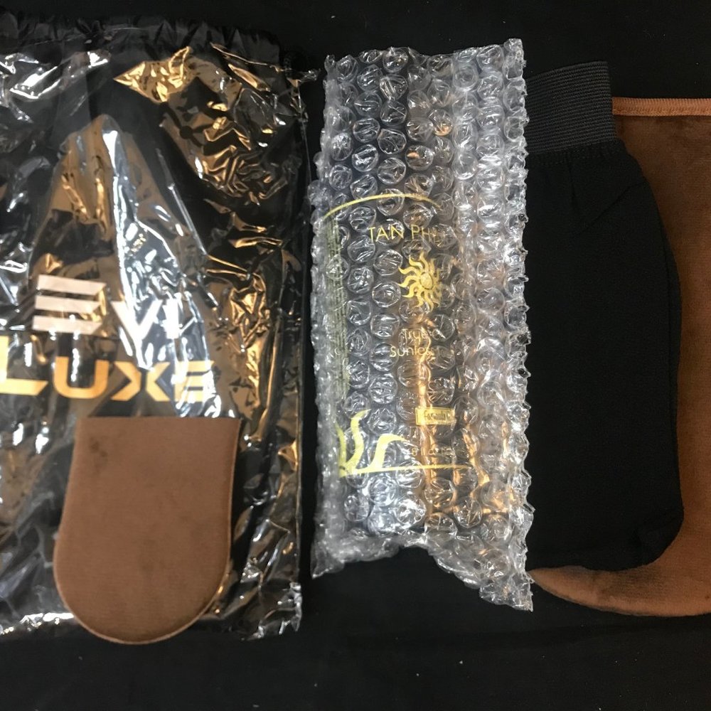 True Sunless Tanner & Deluxe Mitt Bundle - Picture 2 of 2